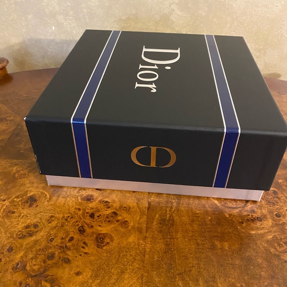 Authentic Dior Gift Box - Picture 3 of 9